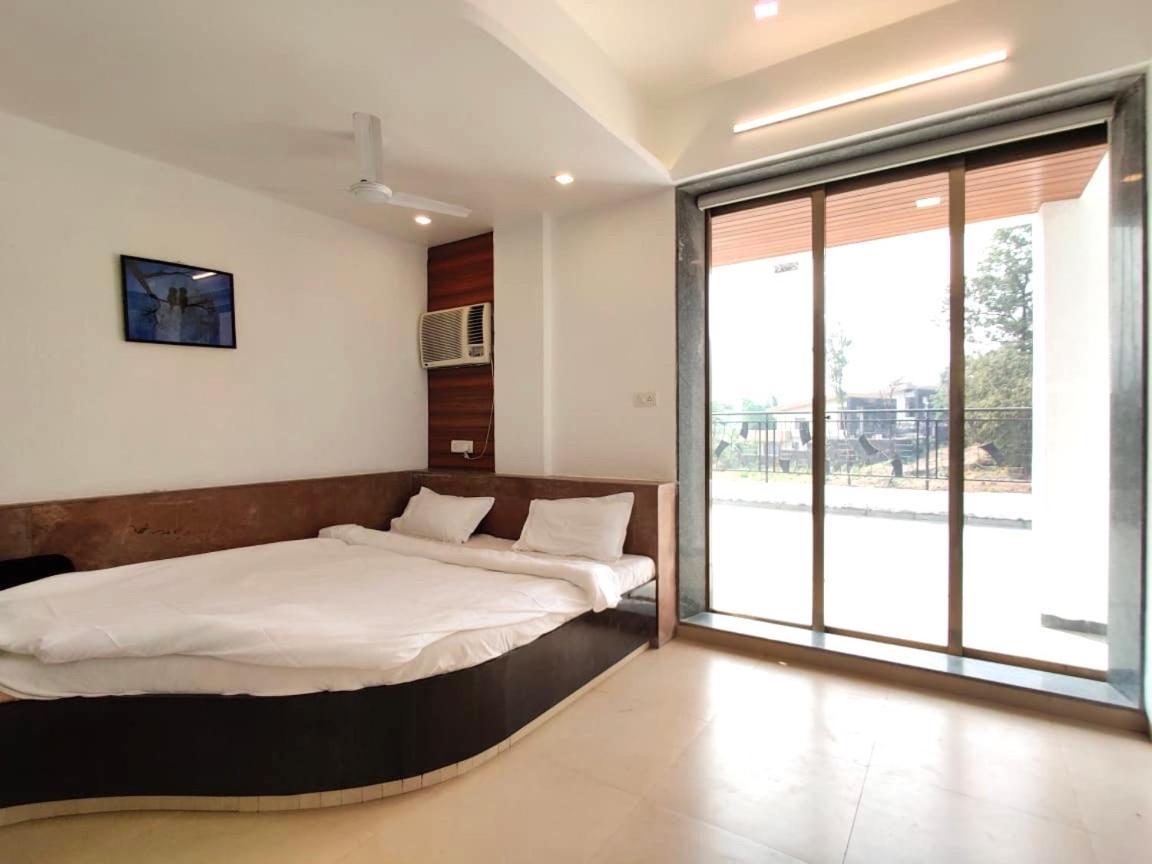 Karma - By Pine Villas Lonavala Eksteriør billede